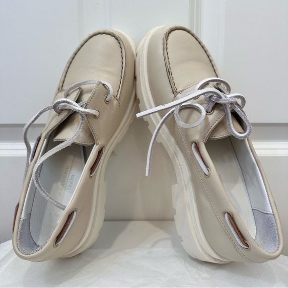 NewWithoutBox Weekend Max Mara Moccasin with Laces Size: EU39 US8.5 Sprig/Summer - Picture 1 of 16